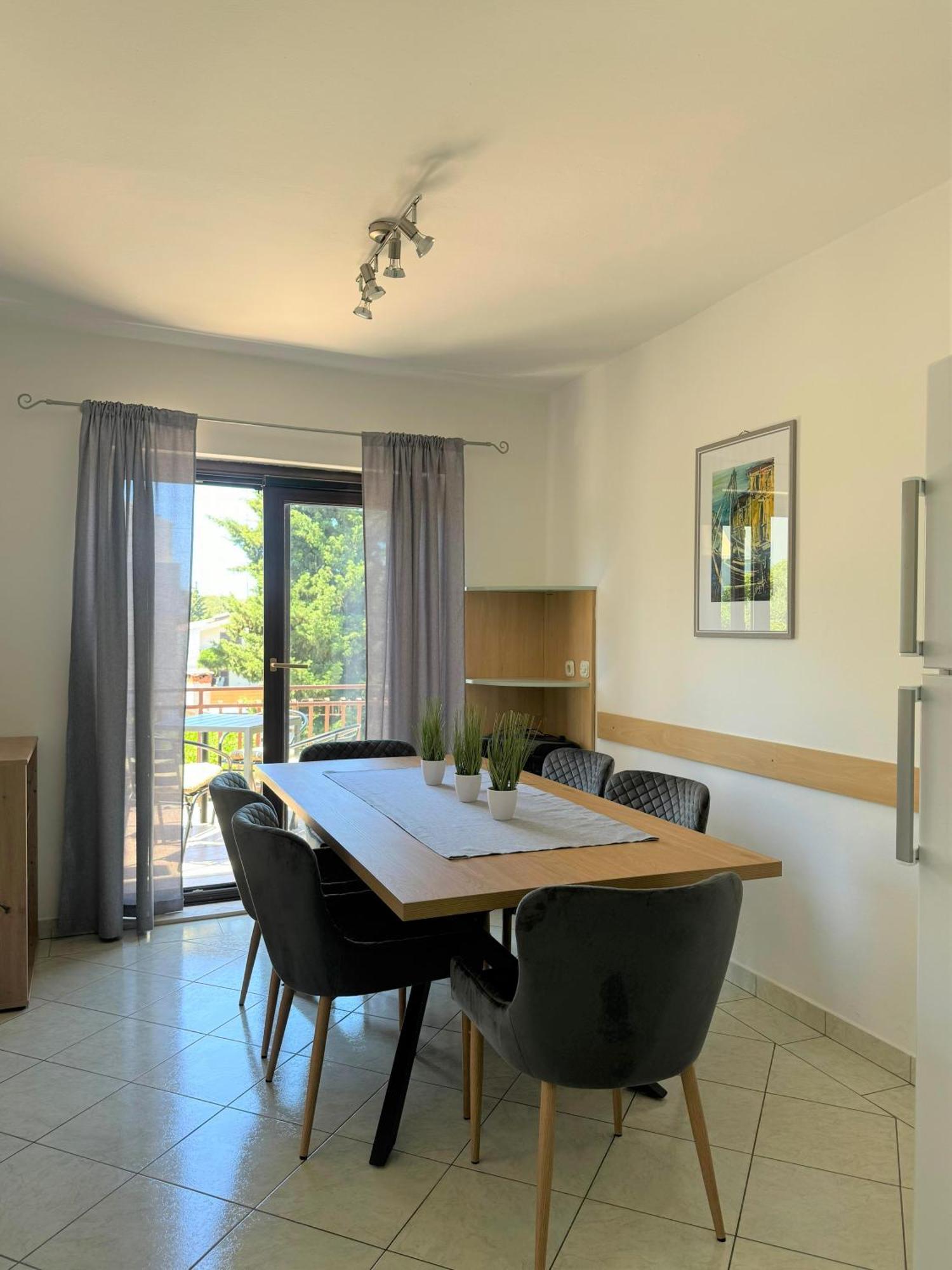 Apartman Natty Murter Luaran gambar